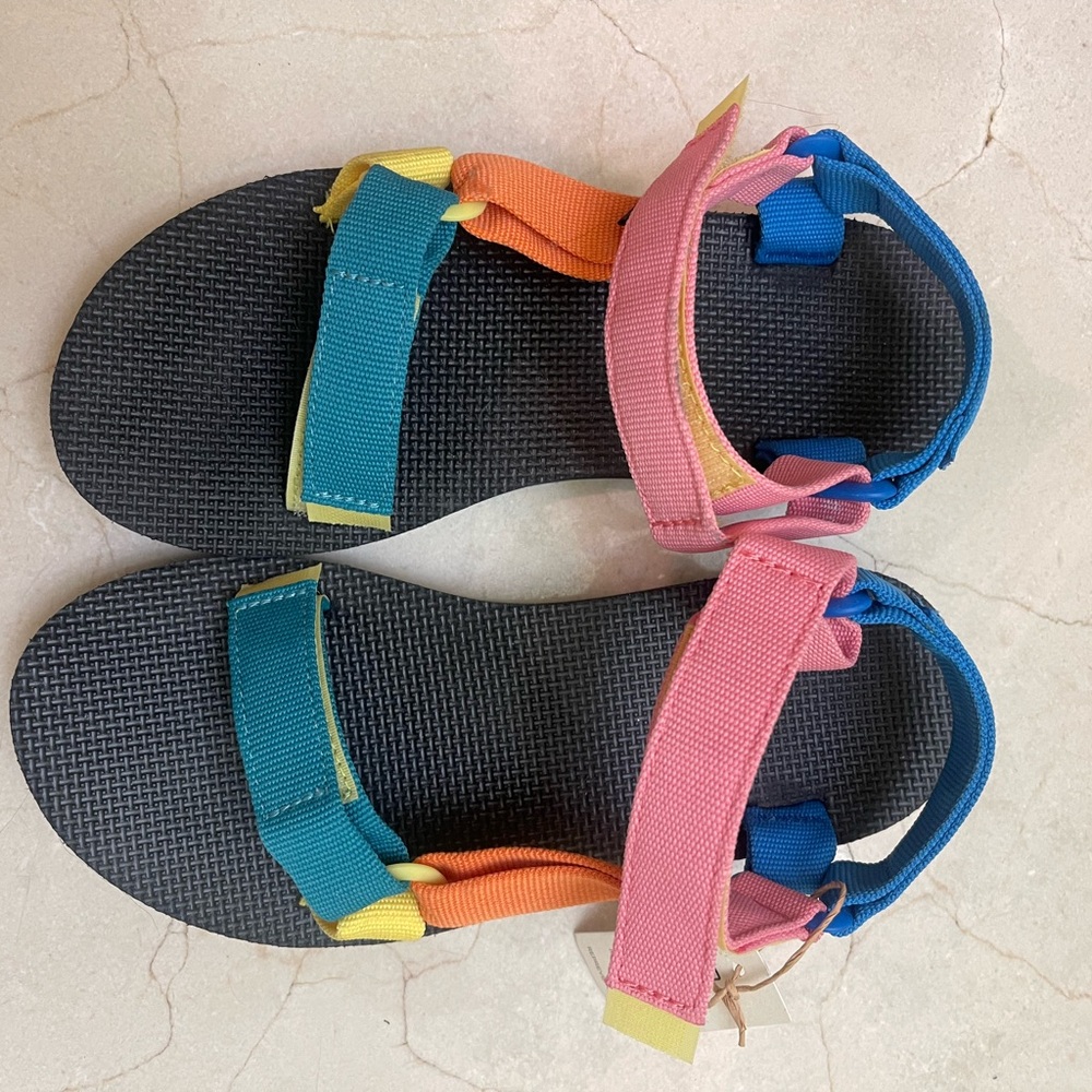 teva sandals - Picture 2 of 4